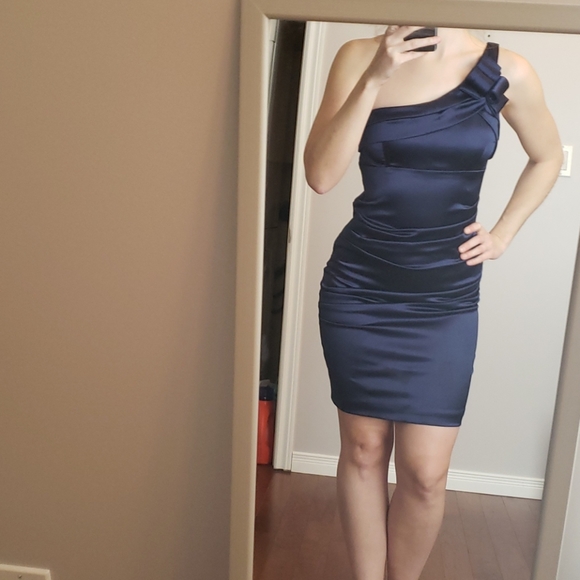 Worn once! Le chateau- Formal dress NWOT - Picture 1 of 16